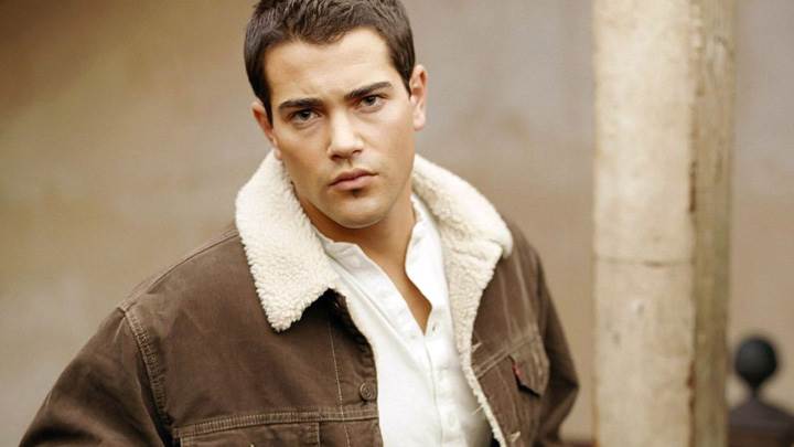Jesse Metcalfe In Brown Jacket Smart Photoshoot